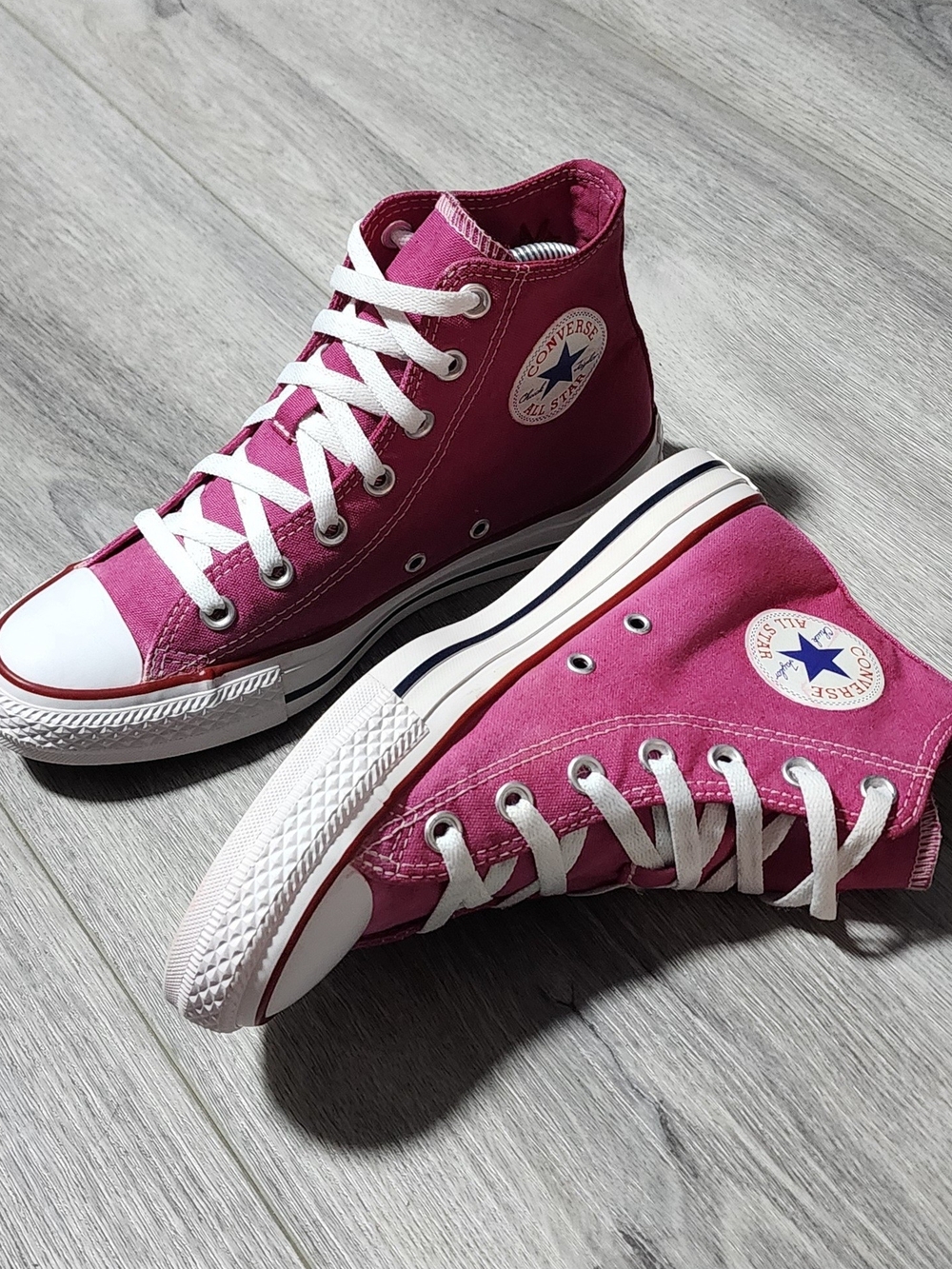 Converse Chuck Taylor All Star High Top Embroidered Magenta Sneakers Womens 7.5